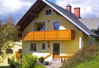 APARTMA PR TAV  ARJU has Balcony rooms