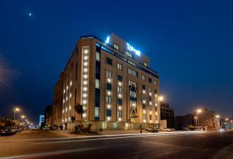 Taj Jeddah Hotel Apartment allows 18 year olds to book a room