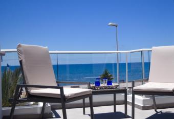 La Marisma has Balcony rooms