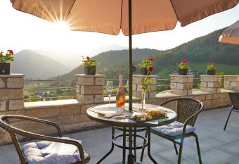 Villa Bello has Balcony rooms