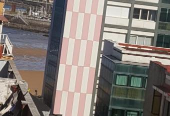 Apartamento Gij  n Playa zona la Arena con Desayuno allows 18 year olds to book a room