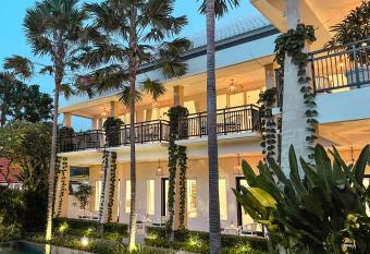 The London Residences Boutique Hotel allows 18 year olds to book a room