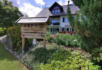 B&B Haus Holunder Weissbriach allows 18 year olds to book a room