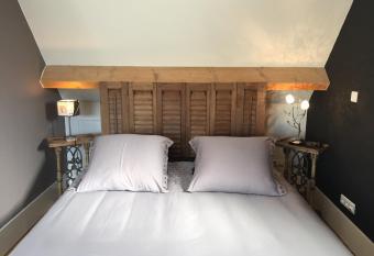 Beaus  jour-Porte de Versailles Expo has Balcony rooms