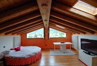 Casa Dolce Casa has Balcony rooms