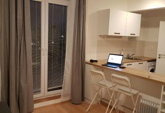 City Lights Apartment with Terrace - 24 Hours Check in has Balcony rooms