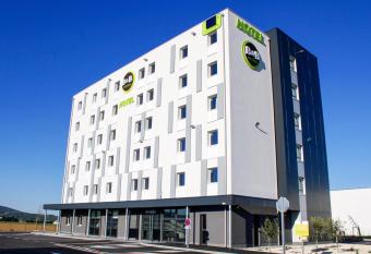 B&B HOTEL Mont  limar Sud allows 18 year olds to book a room