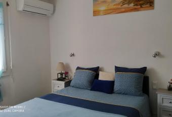 CHAMBRES Climatis  es Confort,WIFI, GARE TGV,parking,pt dejeuner allows 18 year olds to book a room