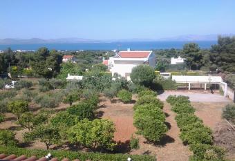 Adam s Farm Loft - Airport shuttle available! has Balcony rooms