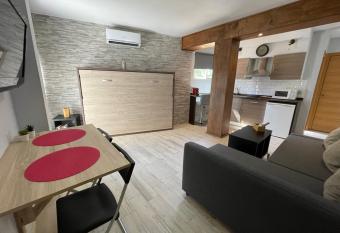 Apartamentos Elysium has Balcony rooms