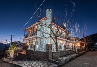 To Aidoni has Balcony rooms