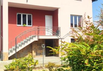 Villa Fiorita has Balcony rooms