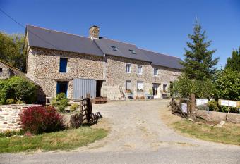 La Petite Chesnee allows 18 year olds to book a room