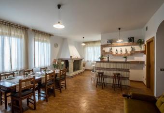 Zia Regina has Balcony rooms