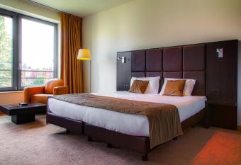 Diamant Suites Brussels EU allows 18 year olds to book a room