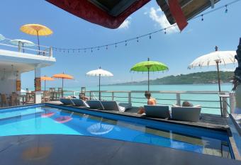 Ocean Brothers Ceningan allows 18 year olds to book a room