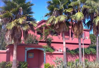 Dar Tahra has Smoking rooms