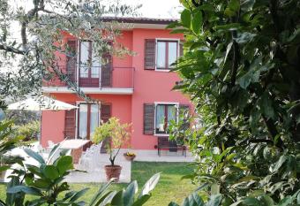 IL MELOGRANO has Balcony rooms