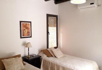 Viamonte Rest has Balcony rooms