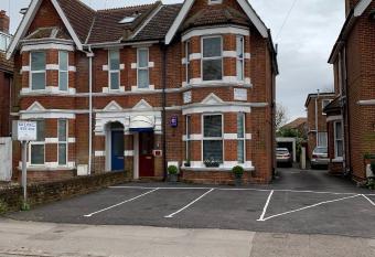 Rivendell Guest House allows 18 year olds to book a room