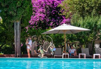 Raffy Family & Bike Hotel has Balcony rooms
