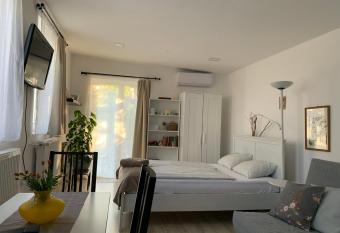 Piknik Studio has Balcony rooms