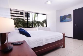 Bellini I 2, 2 habitaciones, Puerto Santa Ana, Guayaquil allows 18 year olds to book a room