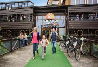 Dyreparken Safarihotell allows 18 year olds to book a room