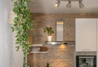 BB L APPRODO has Balcony rooms