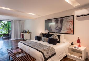 Ins  lito Boutique Hotel & Spa allows 18 year olds to book a room