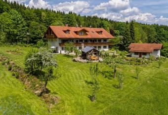 Haus J  gerfleck, Ihre Ferienwohnungen am Nationalpark Bayerischer Wald allows 18 year olds to book a room