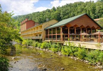 River Terrace Resort & Convention Center has Balcony rooms