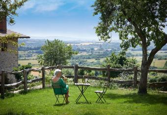 HAIZATU has Balcony rooms