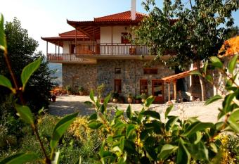 Hotel Semeli allows 18 year olds to book a room