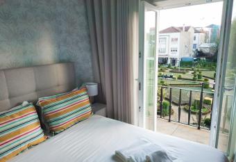 Braga Center Apartments - E  a de Queir  s has Balcony rooms
