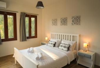 Golden Evelyn allows 18 year olds to book a room