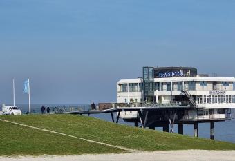 Eemshotel has Balcony rooms