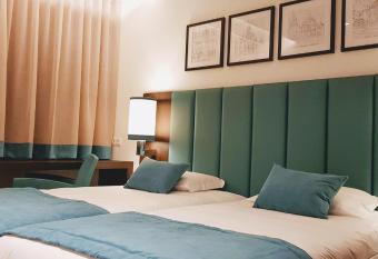 Porto City Hotel allows 18 year olds to book a room