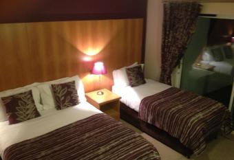 Royal Court Hotel has Balcony rooms