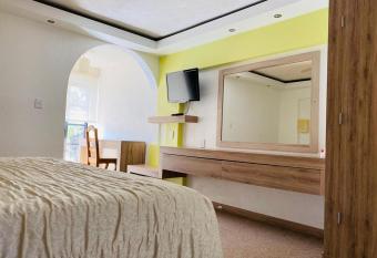 Hotel La Mansi  n allows 18 year olds to book a room