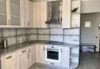 Apartments & Vernissage on Kostandi has Balcony rooms