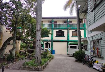 OYO 800 Ddd Habitat Dormtel Bacolod allows 18 year olds to book a room