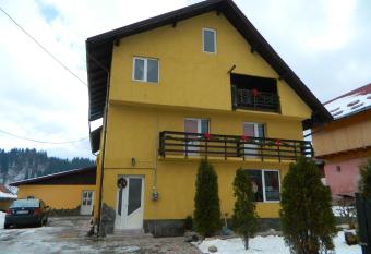 Pensiunea Buzdugan has Balcony rooms