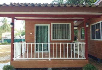 Mook Paradise Bungalow has Balcony rooms