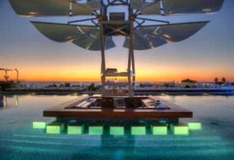 Veer Luxury Boutique Hotel & Beach Club has Balcony rooms