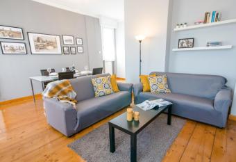 Ampio, elegante apt con aria condizionata e bici gratis has Balcony rooms