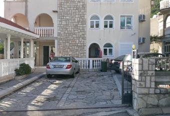 Guesthouse Vila Tamburic has Balcony rooms