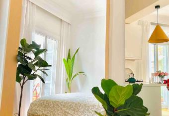 Downtown Boutique Apartment has Balcony rooms