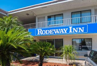 Rodeway Inn Kissimmee Maingate West has Smoking rooms