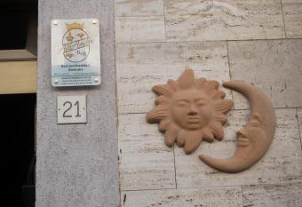 AleAndre has Balcony rooms